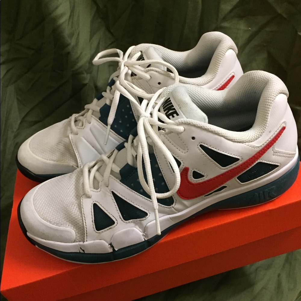 White Nike Men’s 9.5 - Picture 1 of 4